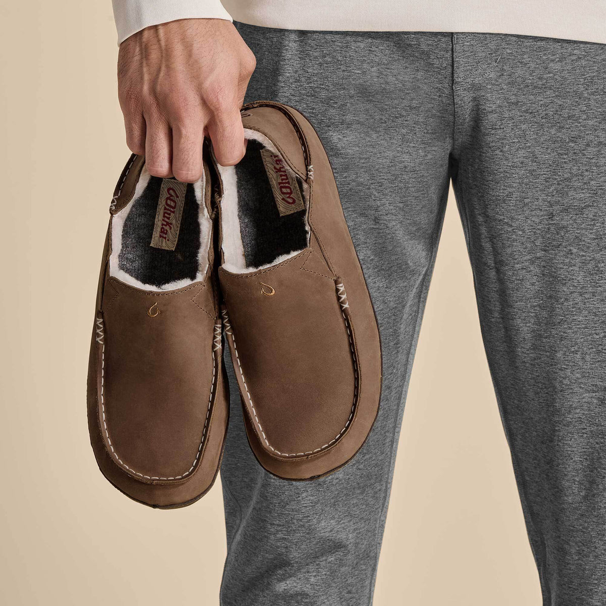OluKai Moloā Men's Leather Slippers - Men
