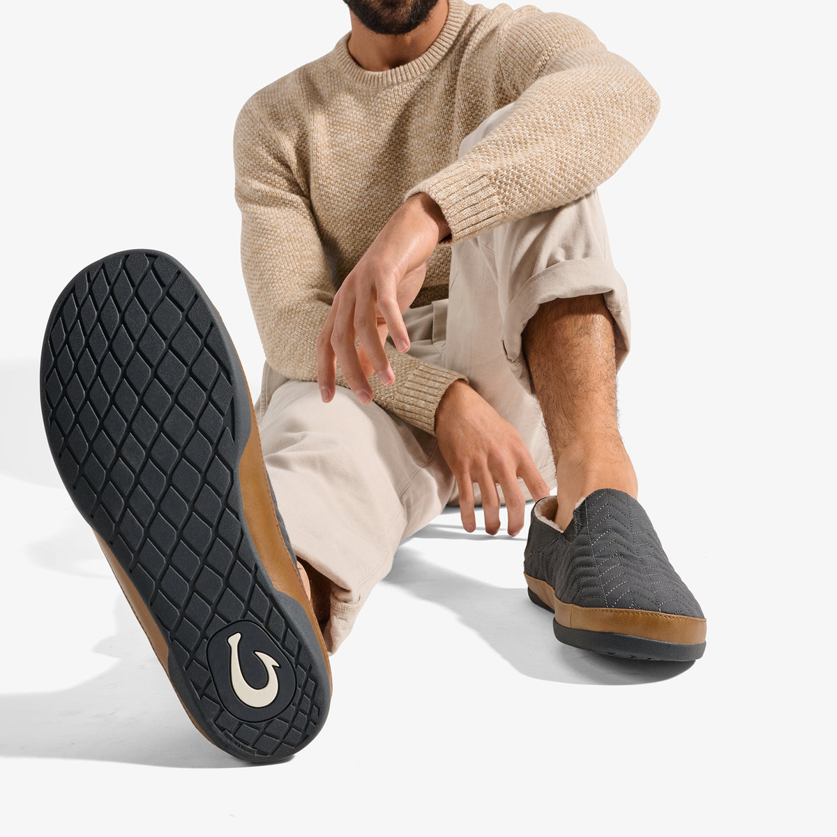 OluKai Hanohano Men’s Waxed Canvas Slippers - Men