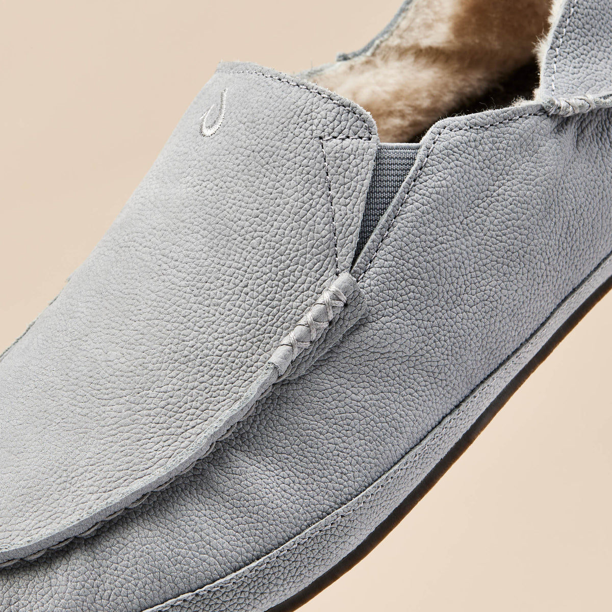 OluKai Moloā Men's Leather Slippers - Men