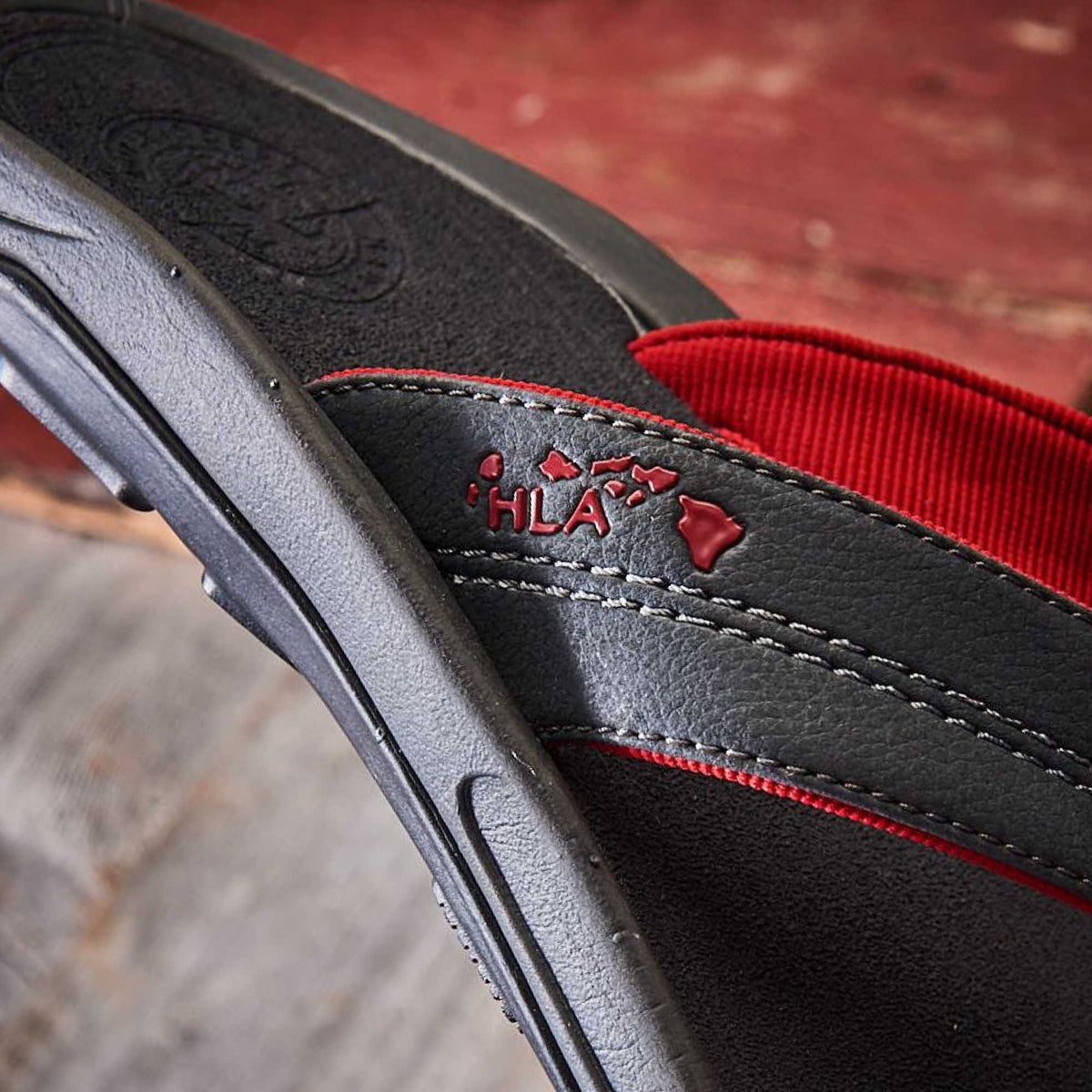 OluKai Kīpī Men’s Comfortable Beach Sandals - Men