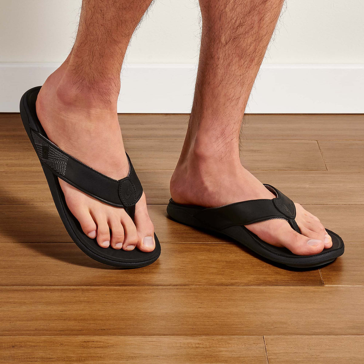OluKai Tuahine Men's Waterproof Leather Beach Sandals - Men