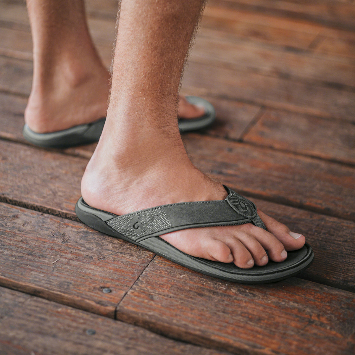 OluKai Tuahine Men's Waterproof Leather Beach Sandals - Men