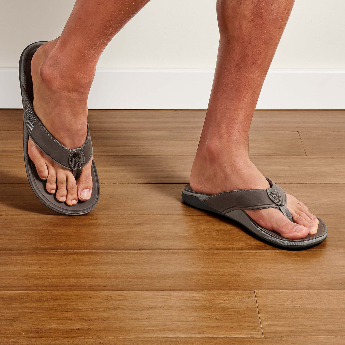 OluKai Tuahine Men's Waterproof Leather Beach Sandals - Men