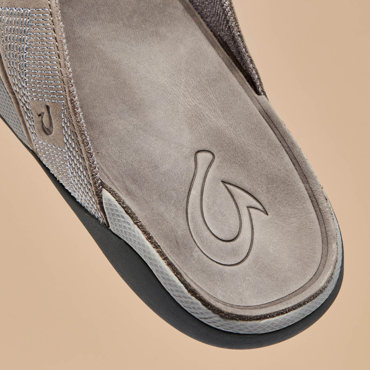 OluKai Tuahine Men's Waterproof Leather Beach Sandals - Men