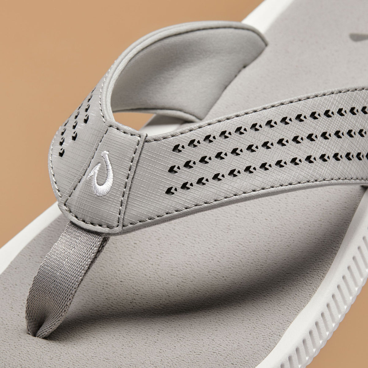 OluKai Ulele Golf Men’s Golf Sandals - Men