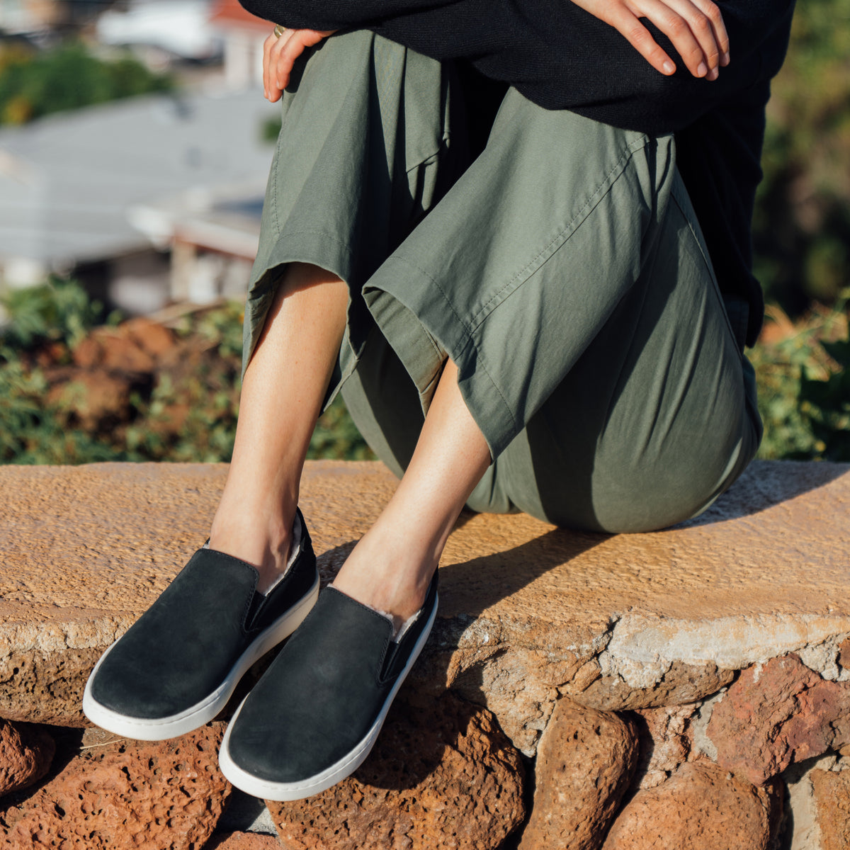 OluKai Pehuea Cozy - Women