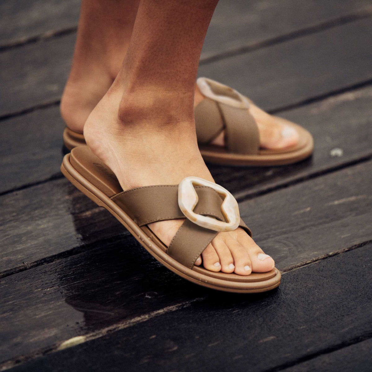 OluKai La‘i Slide Women’s Slide Beach Sandals - Women