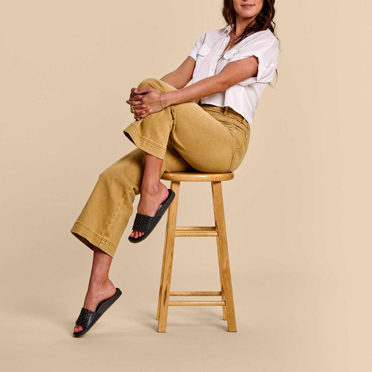 OluKai Kāmola Women’s Leather Slide Sandals - Women