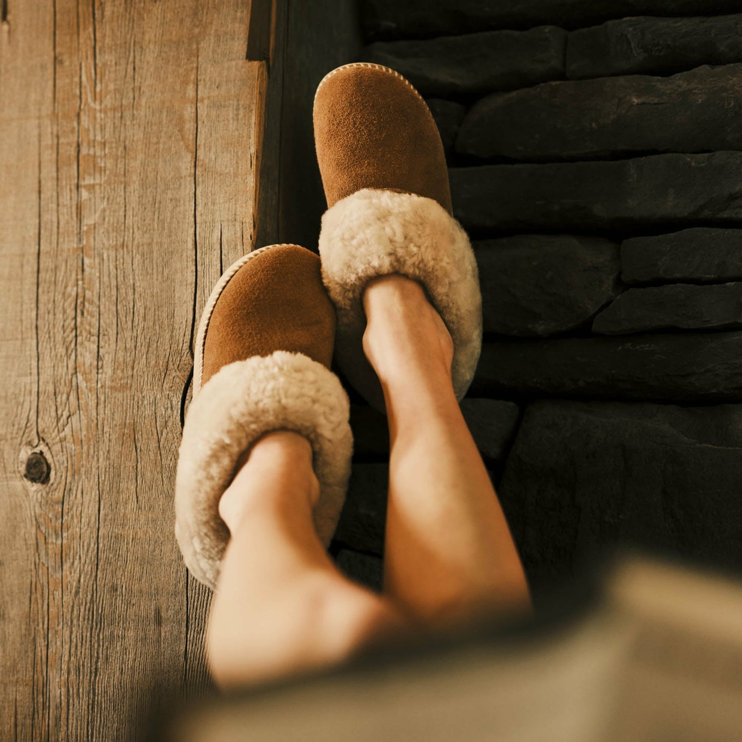 Ku‘i Women‘s Slip-On Slippers - Tan / Bone
